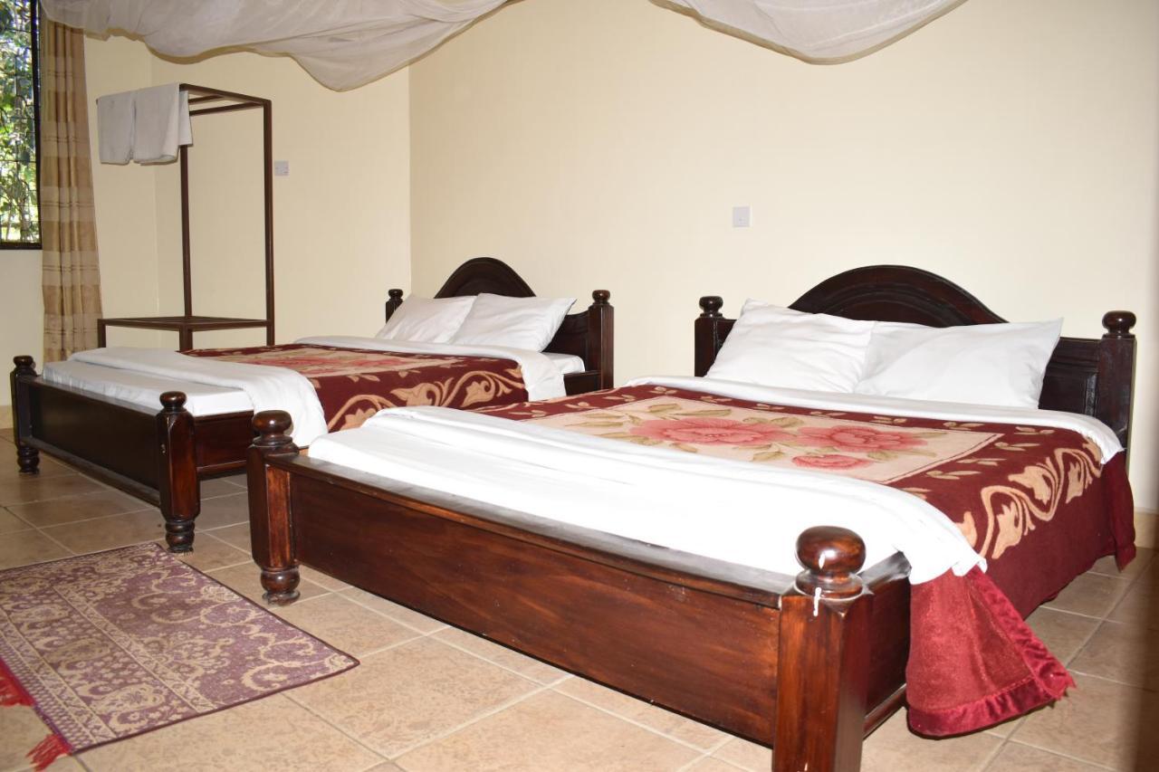 Rainbow Executive Lodge Boma la Ngombe Экстерьер фото