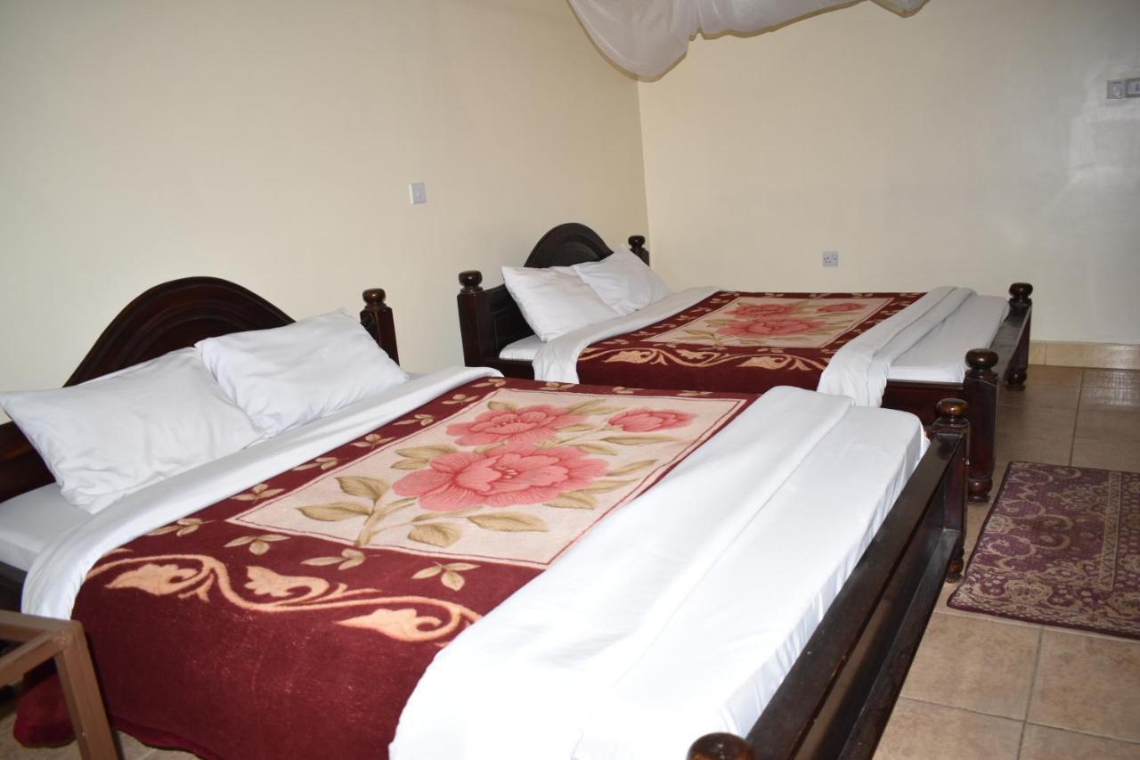 Rainbow Executive Lodge Boma la Ngombe Экстерьер фото