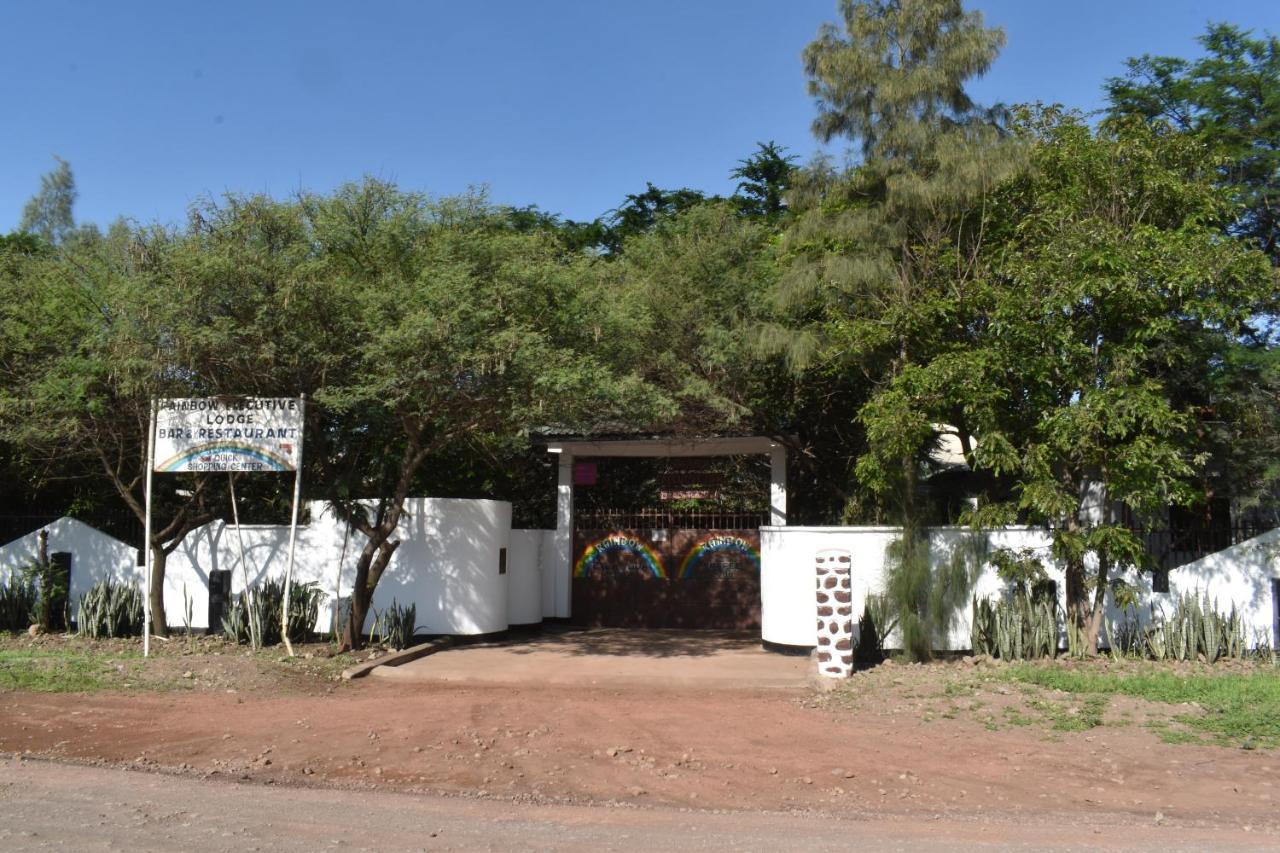 Rainbow Executive Lodge Boma la Ngombe Экстерьер фото