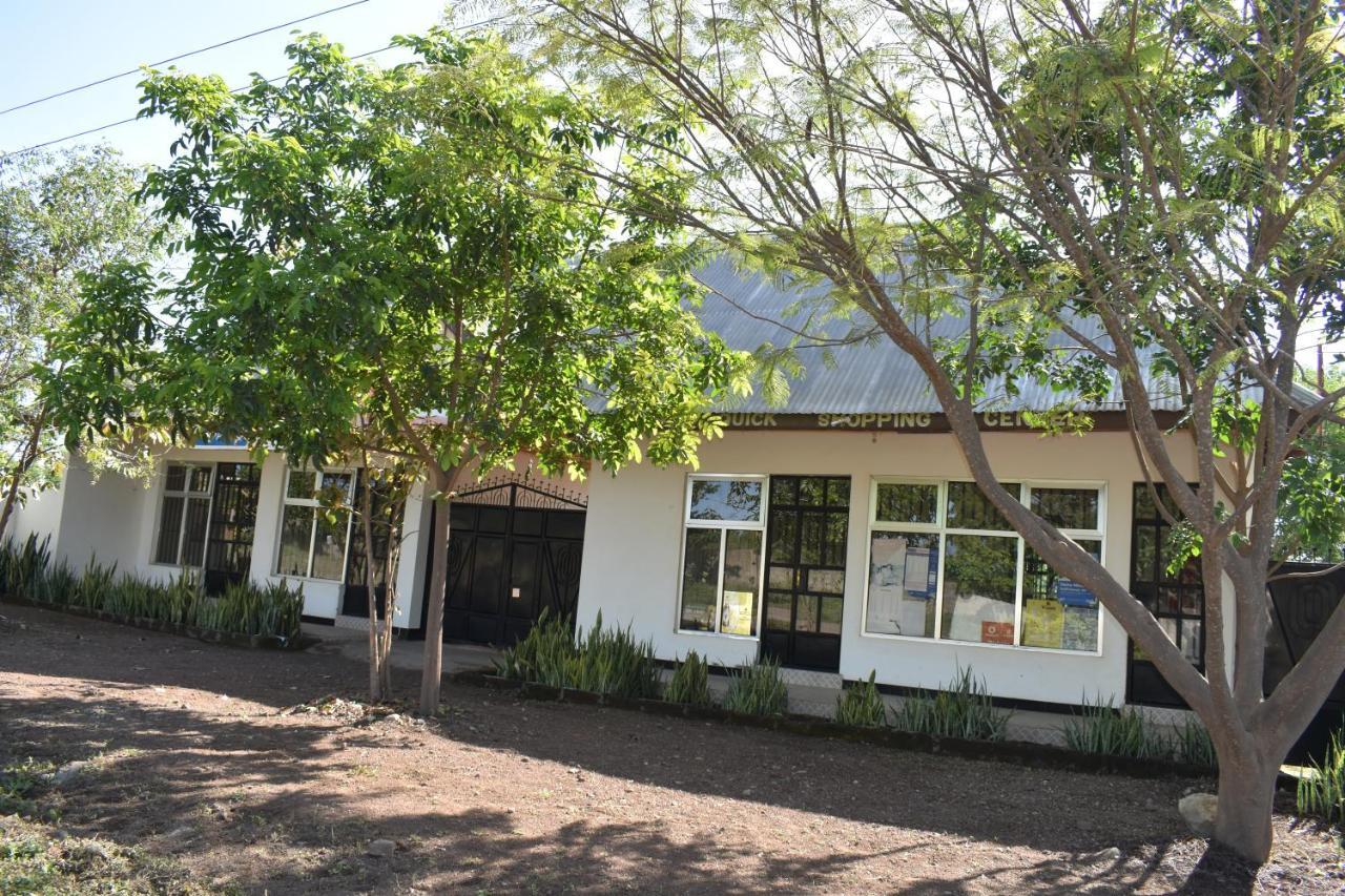 Rainbow Executive Lodge Boma la Ngombe Экстерьер фото