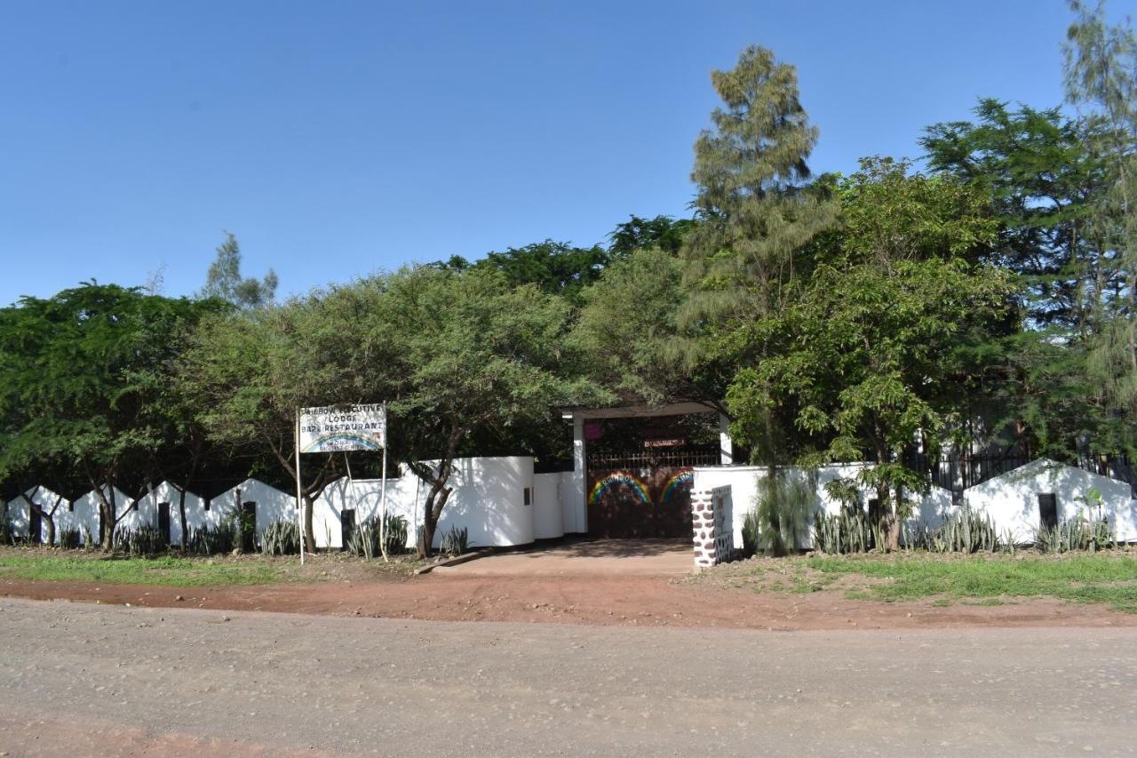 Rainbow Executive Lodge Boma la Ngombe Экстерьер фото